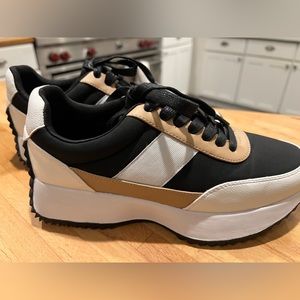 New Dolce Vita Black/Tan/Cream fashion sneakers. Sz 7